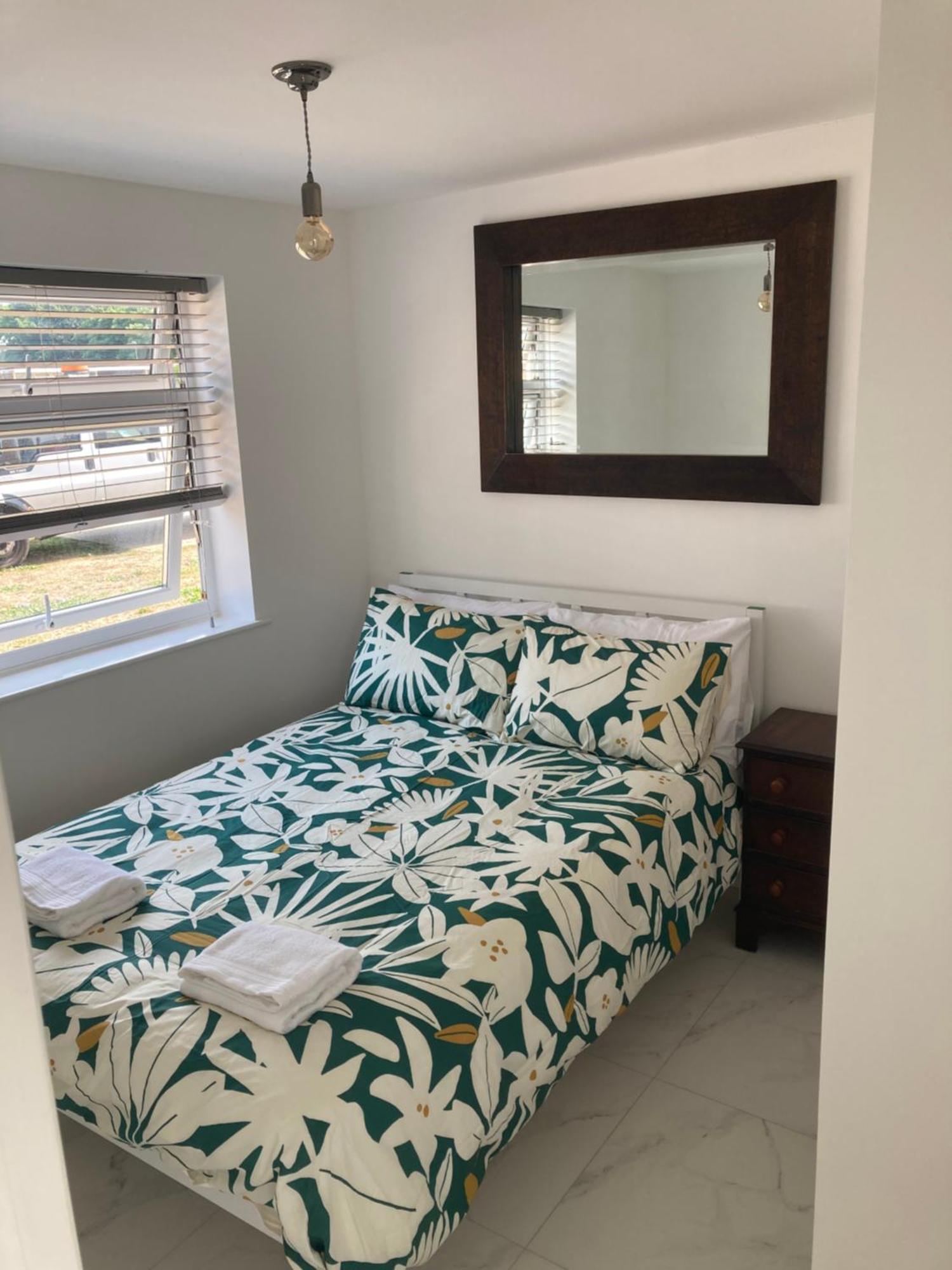 2 Bed Chalet Romney Sands Greatstone Esterno foto